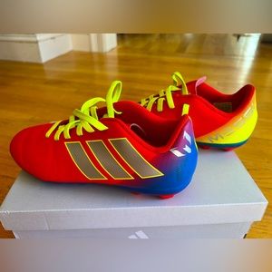 Adidas Messi Soccer Cleats size 4